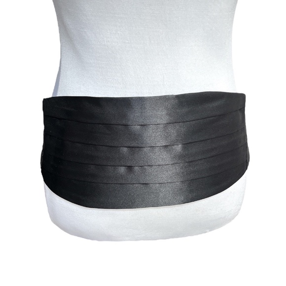 Men’s Fashion Depot Adjustable Cummerbund & Bow Tie Set Black One Size Fits Most - Picture 8 of 11